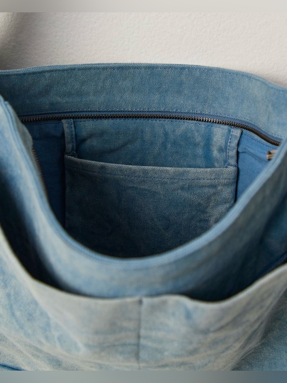 NWT Free People Camp Crush Sling Bag in Blue 🩵 New $78 18x10x5 Adjustable Strap - Picture 7 of 10